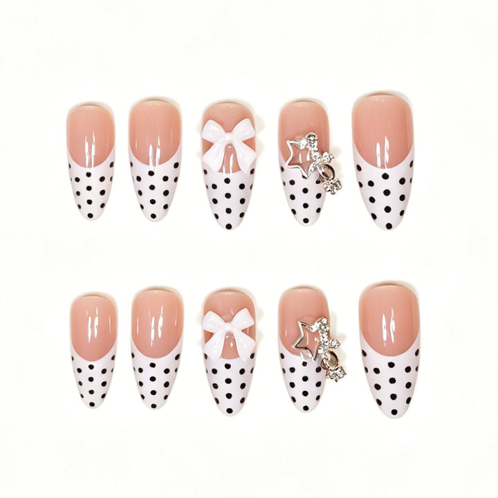 Elegante Stiletto Press-On Nagelkunst Tipps Karnz