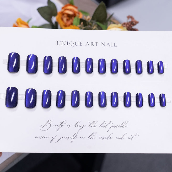 Glänzendes Press-On-Nagelkunst-Set mit blauer Schimmer-Oberfläche