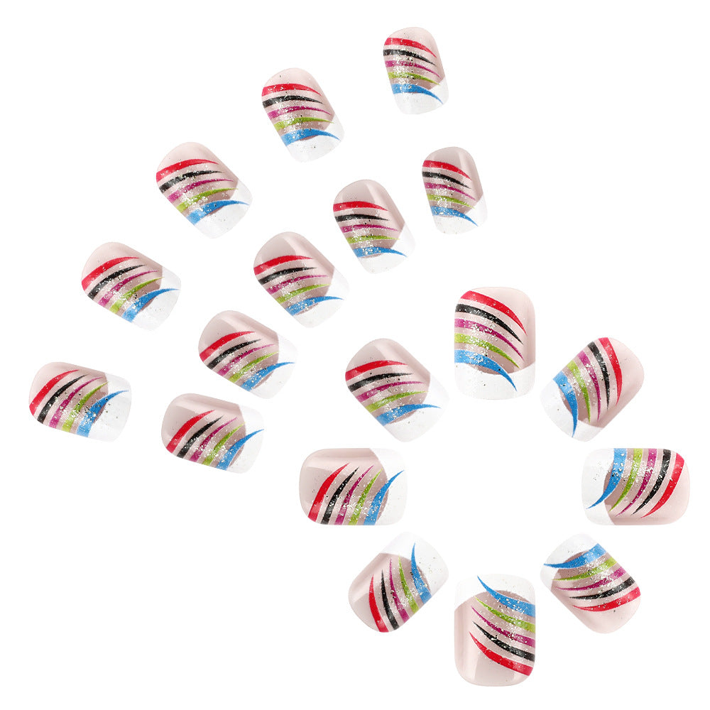 Stylisches French Tip Nagelkunstset Karnz