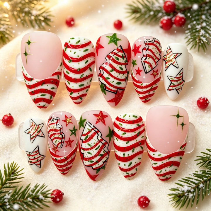 Festliche Kunstnägel mit Weihnachtsmotiven Karnz