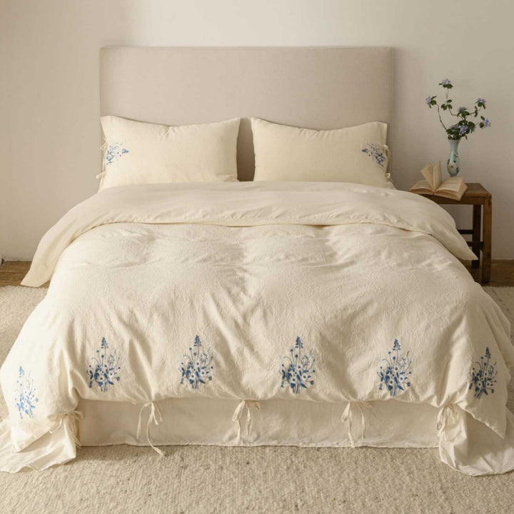 Besticktes Baumwoll-Leinen-Bettbezug-Set mit Bindeschlüssen und blauen floralen Motiven