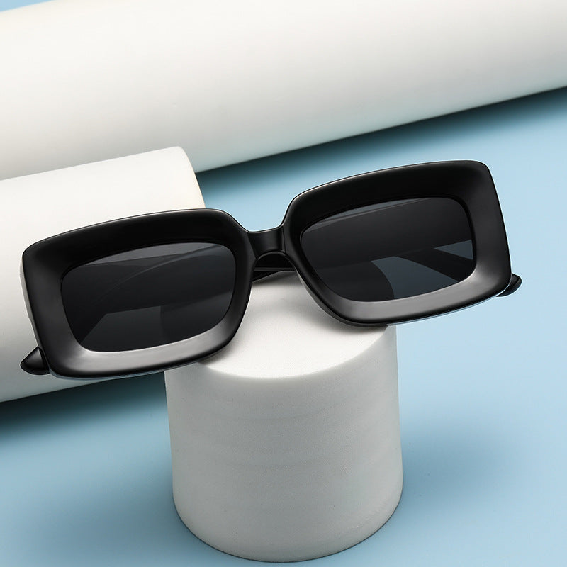 Damen trendige quadratische Sonnenbrille mit elegantem Kunststoffrahmen Karnz