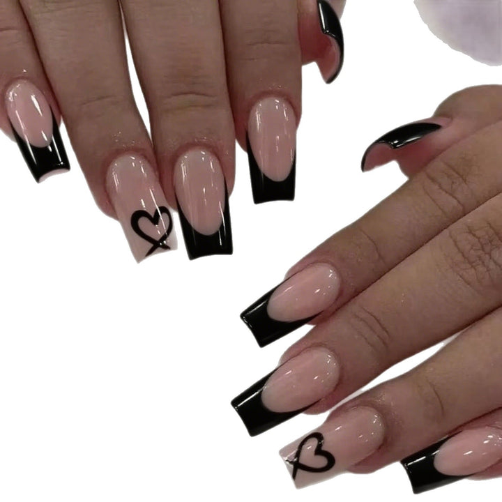 Stilvolles Herzdesign Französische Spitze Nagelverlängerungen Karnz
