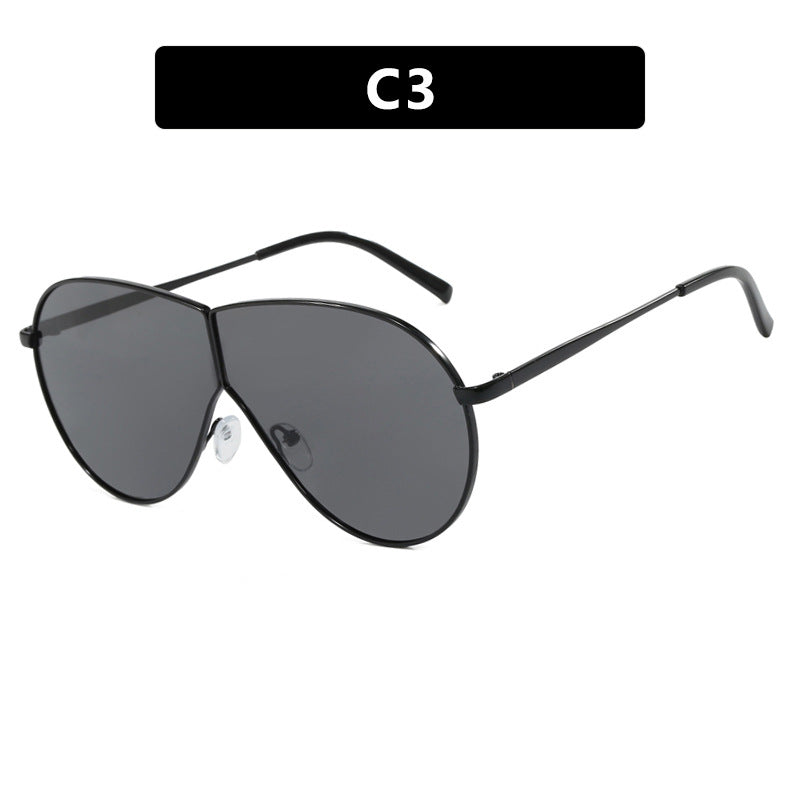 Damen Pilotensonnenbrille mit elegantem goldenen Rahmen und blauen Gläsern Karnz