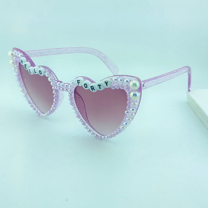Damen Herzförmige Sonnenbrille mit außergewöhnlichem Dekor Karnz