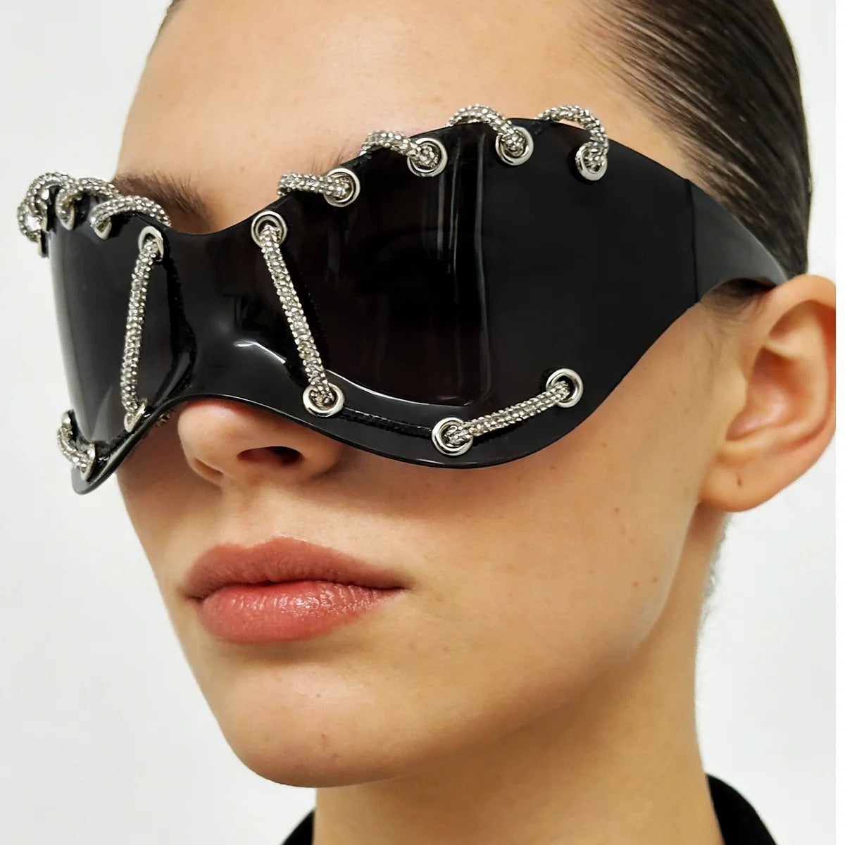 Damen extravagante Sonnenbrille mit einzigartigem Ketten-Design Karnz