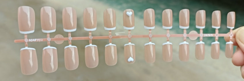 Kunstvolle Nagelkunst mit Niedlichen Hasenmuster Karnz