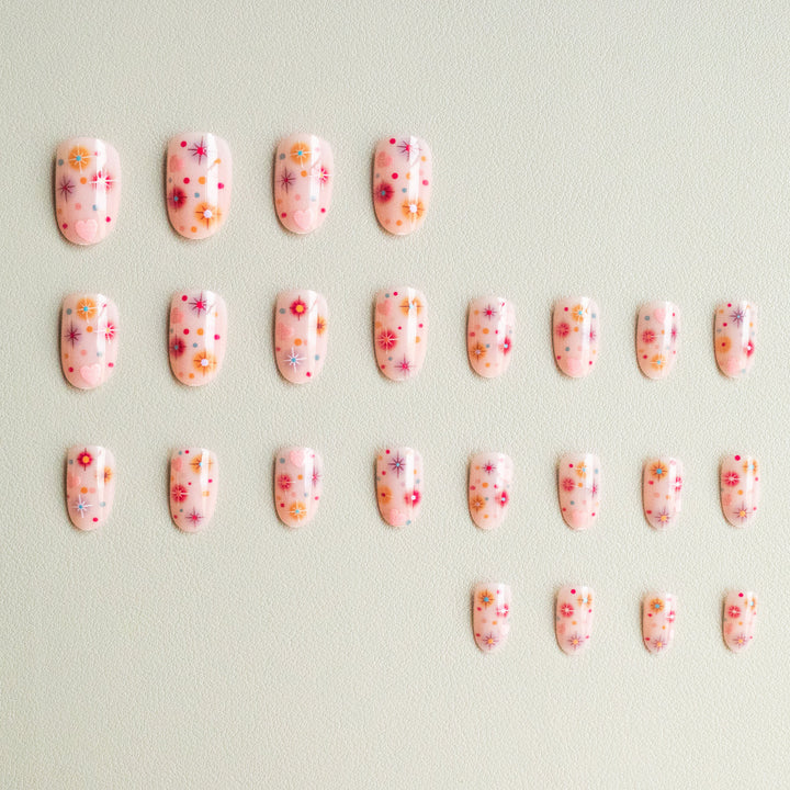Verspielt Herz und Stern Nail Art