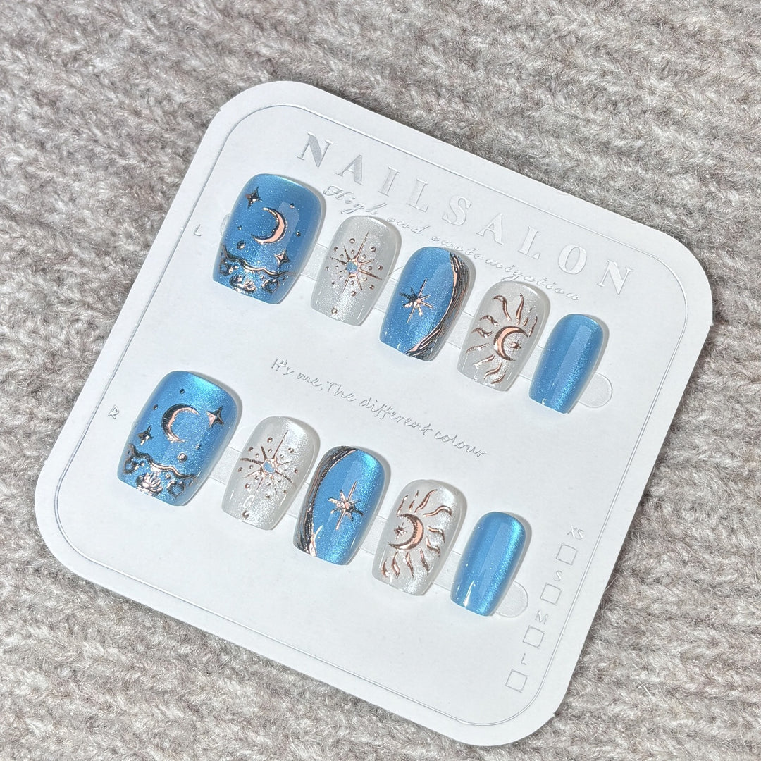 Himmlisch inspiriertes Press-On Nageldesign