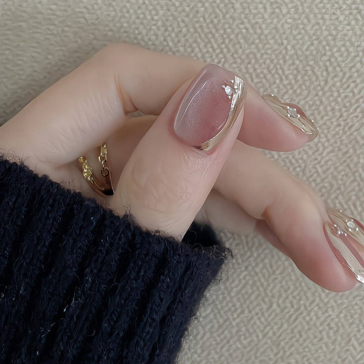 Elegante Press-On Nagelkunst Erweiterungen Karnz