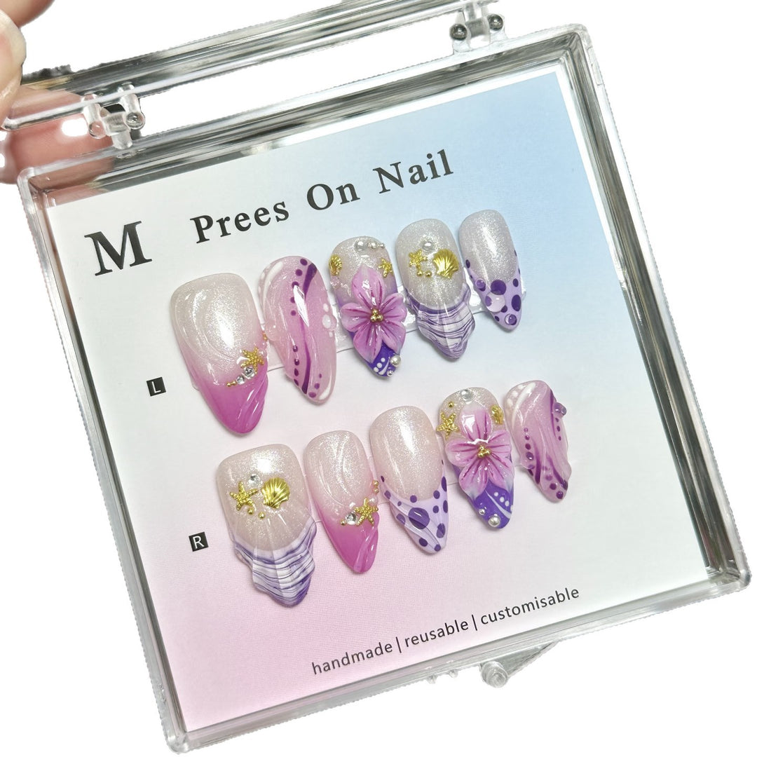 Dekorativer Druck-Nagelset mit floralen und funkelnden Akzenten