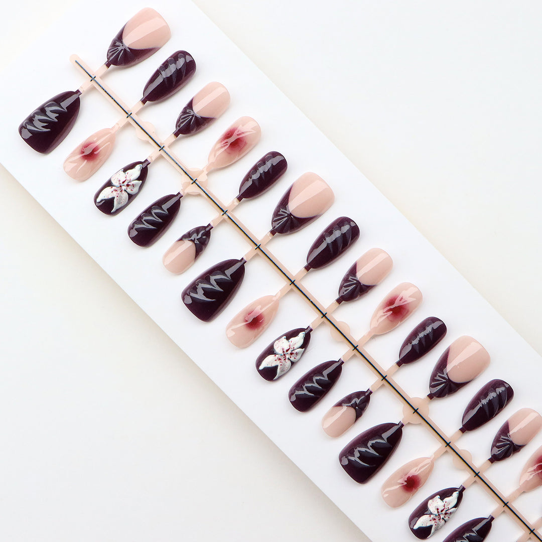 Künstlerisches Floral Press-On Nagelset