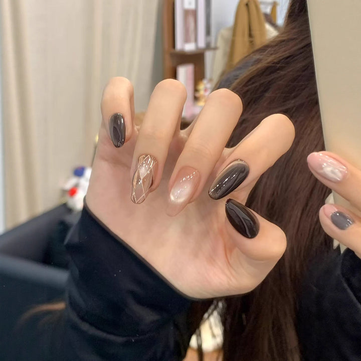 Stylisches Design Press-On Nagelkunst