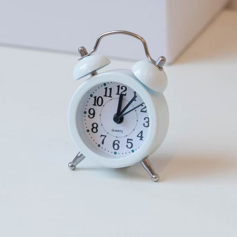 Klassischer Tischwecker Im Bunten Retro-Design Karnz