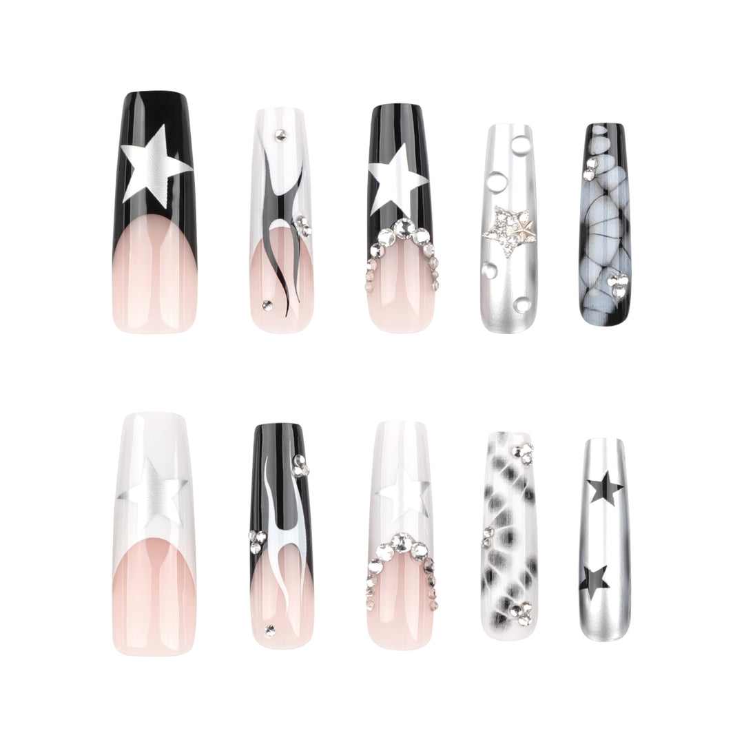 Kunstnagelset mit Glamour-Akzenten Karnz