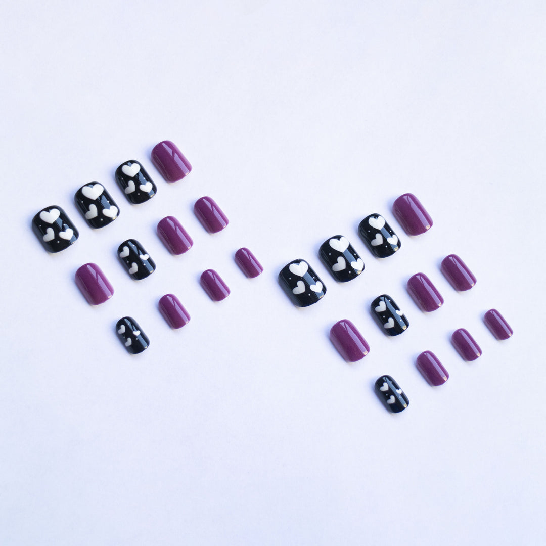 Künstlerisches Nagelkunst-Design-Kit mit einzigartigen Mustern