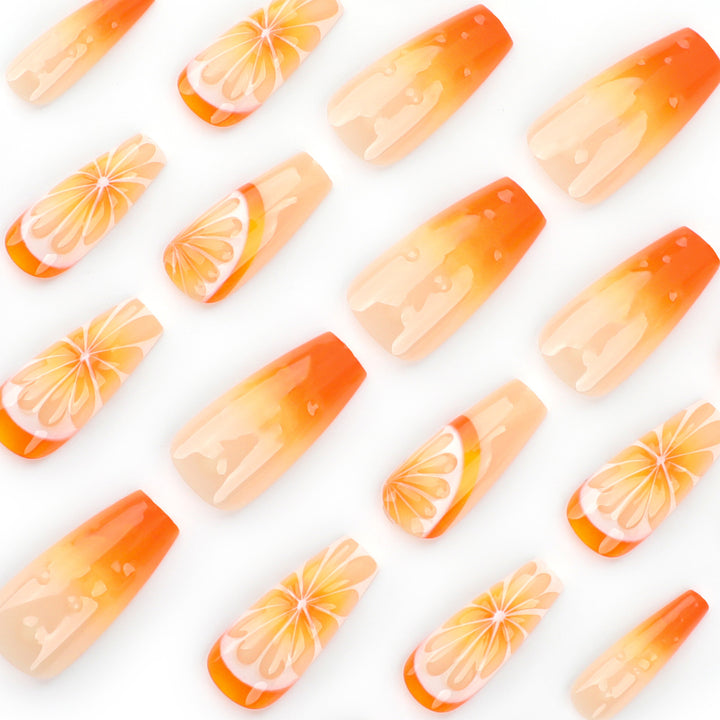 Kunstvolle Nagelverlängerungen im Frucht-Design Karnz