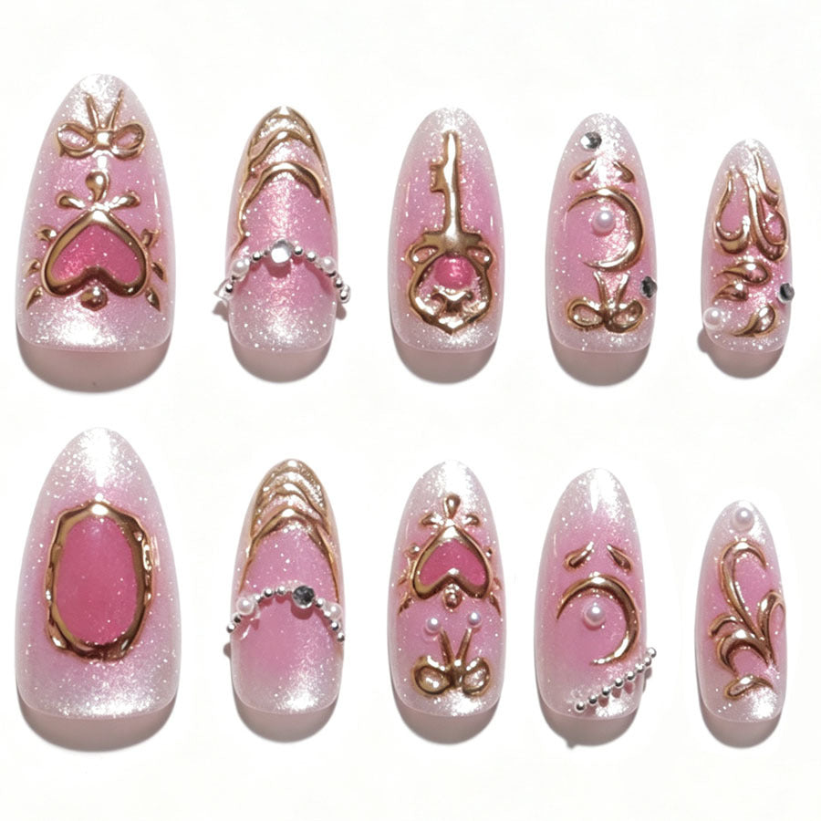 Dekoratives Press-On-Nagelset mit floralen Akzenten Karnz