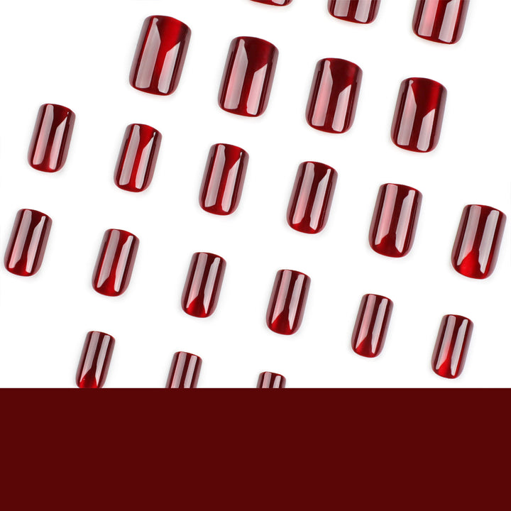 Hochwertige Gel-Nägel mit durchscheinendem French-Tip Karnz