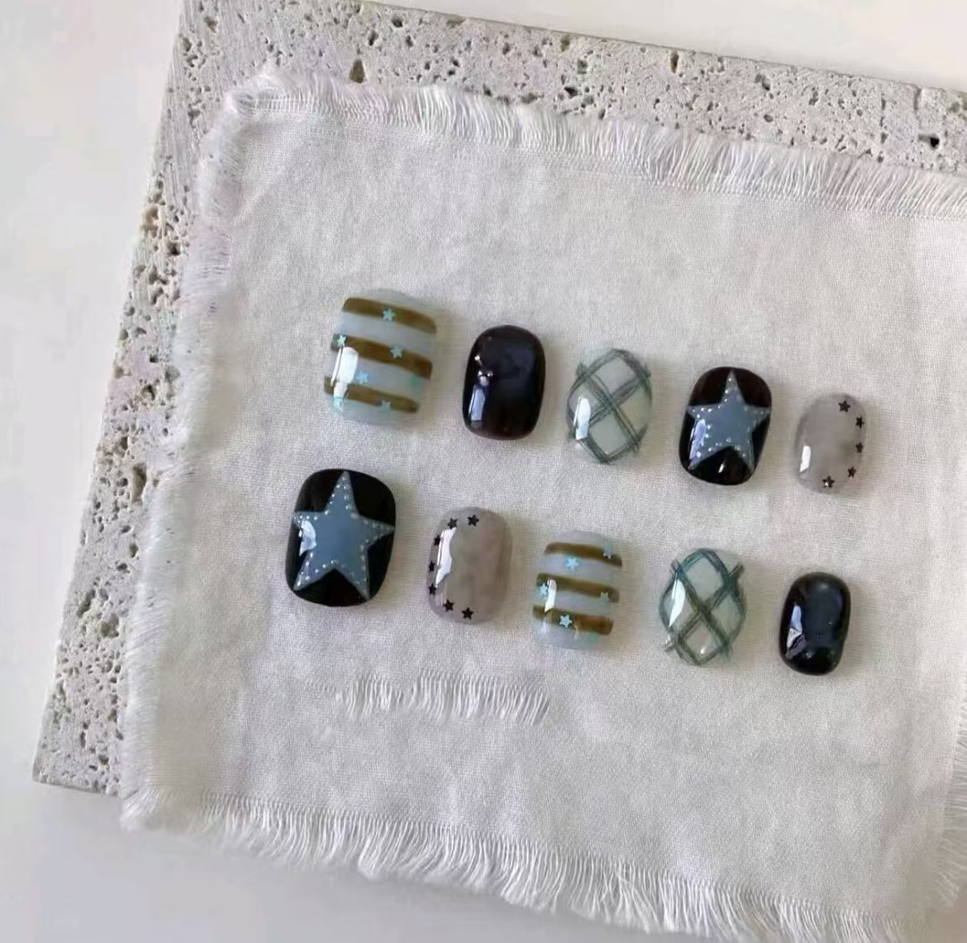 Trendige Grafik Nagelkunst Set Karnz