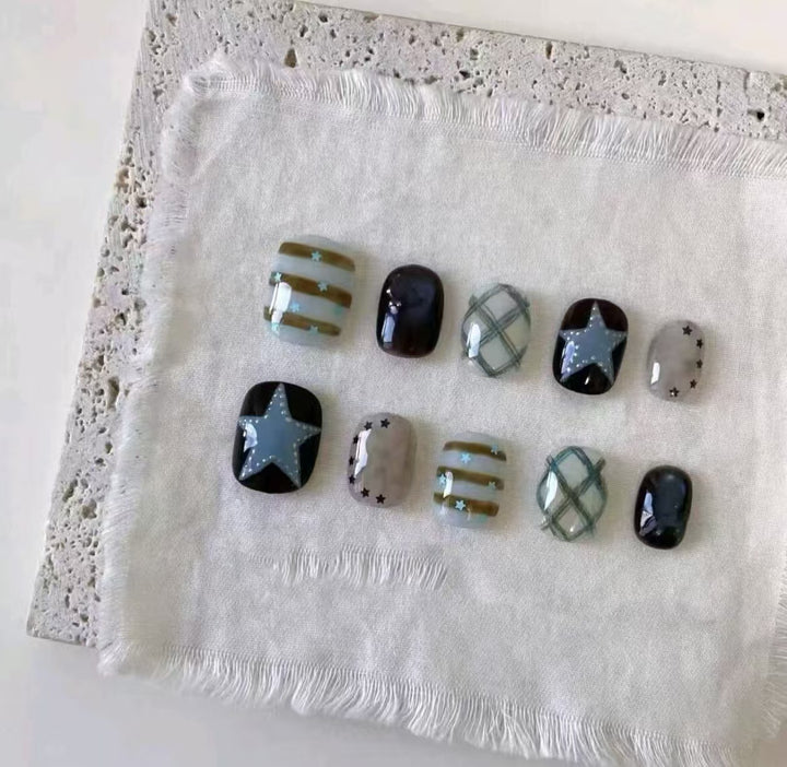 Trendige Grafik Nagelkunst Set Karnz