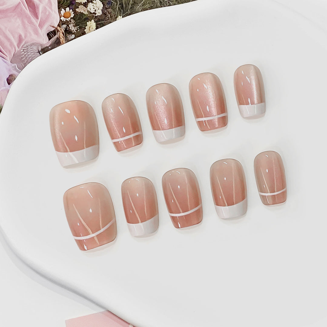 Kunstvolle French Nagelspitzen Karnz