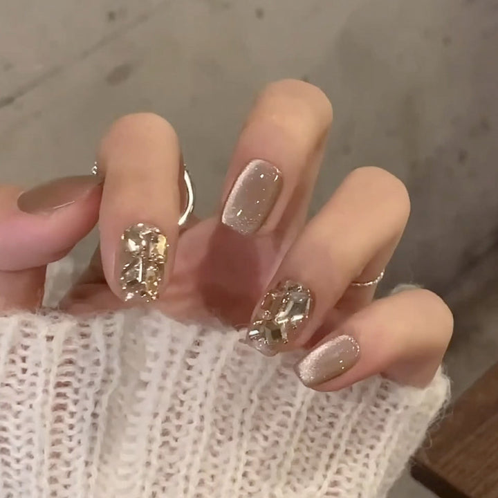 Elegante Nagelkunst Karnz