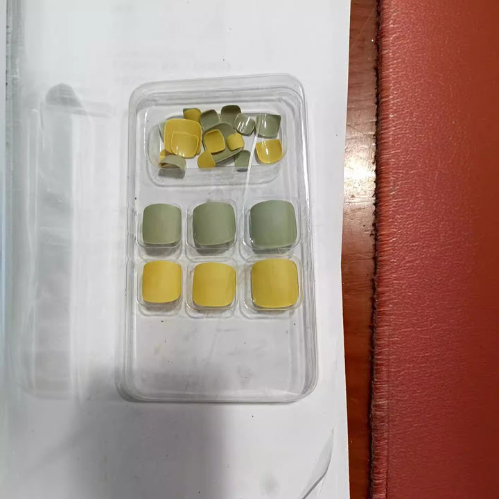 Matte Finish Press-On Nail Tips Set Karnz