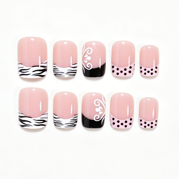 Künstlerische French Tip Nagelkunst Karnz