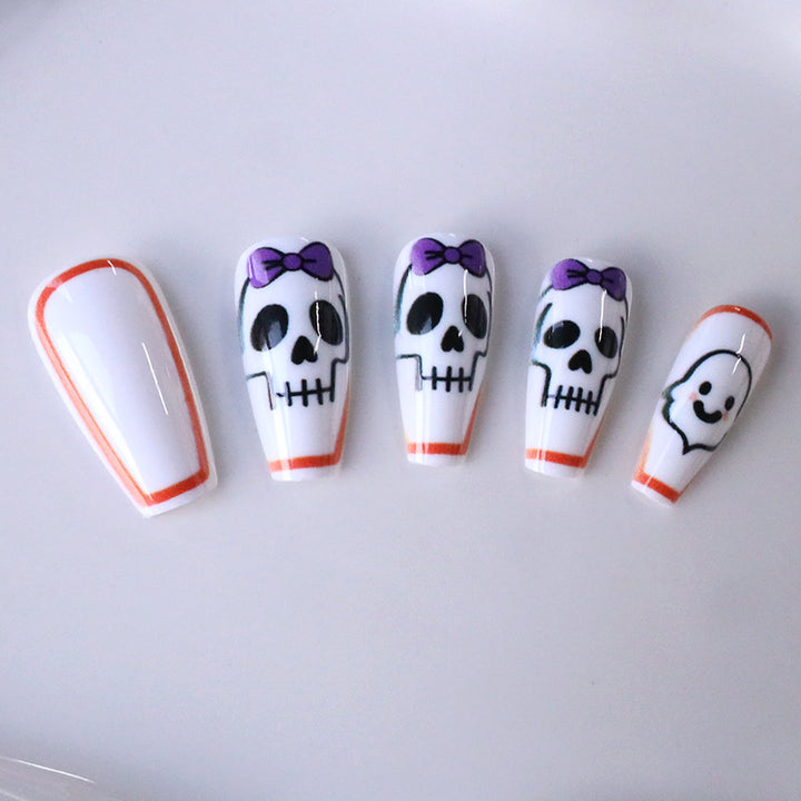 Künstlerische Halloween-Themen-Nagelverlängerungen Karnz