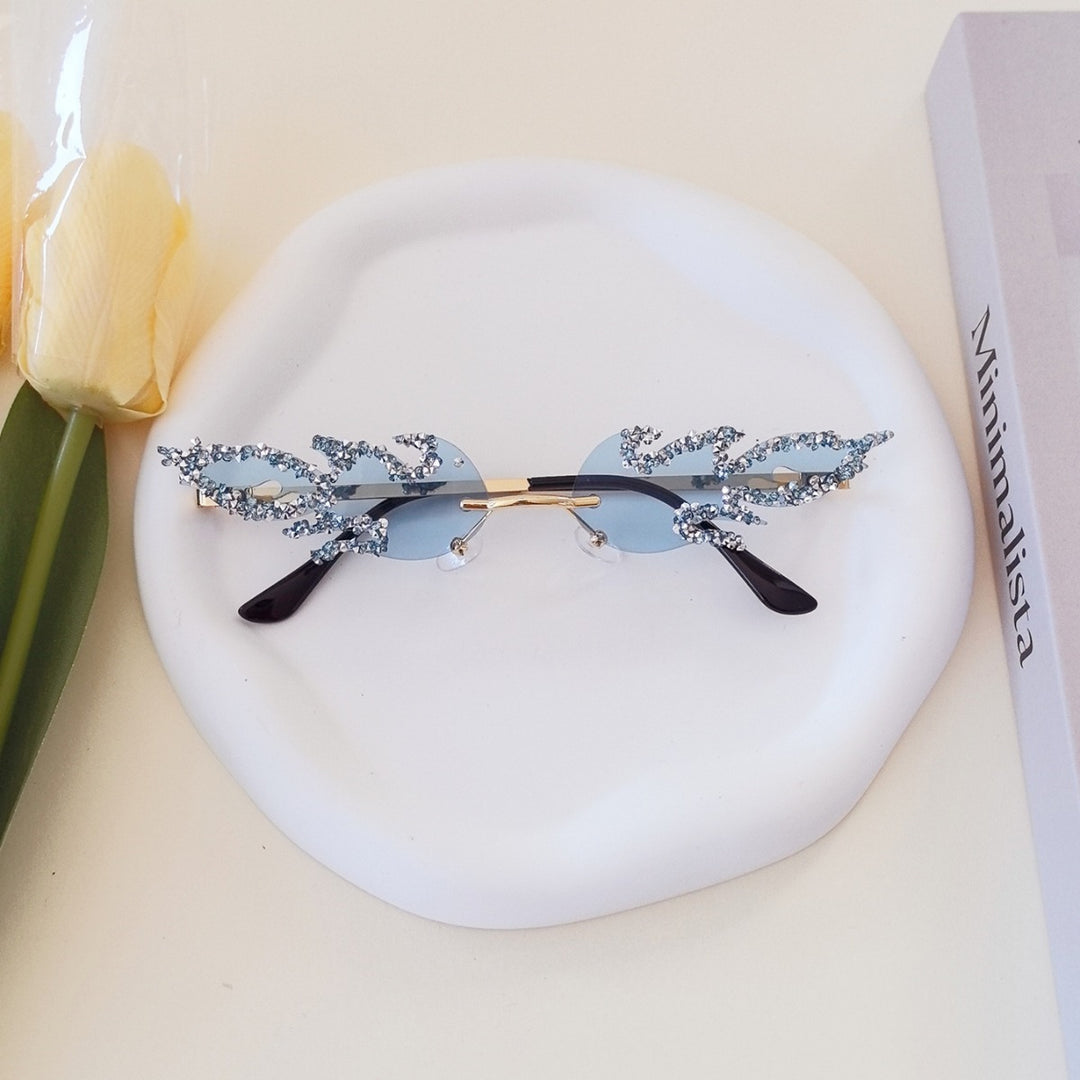 Damen extravagante Design-Sonnenbrille mit funkelnden Verzierungen Karnz