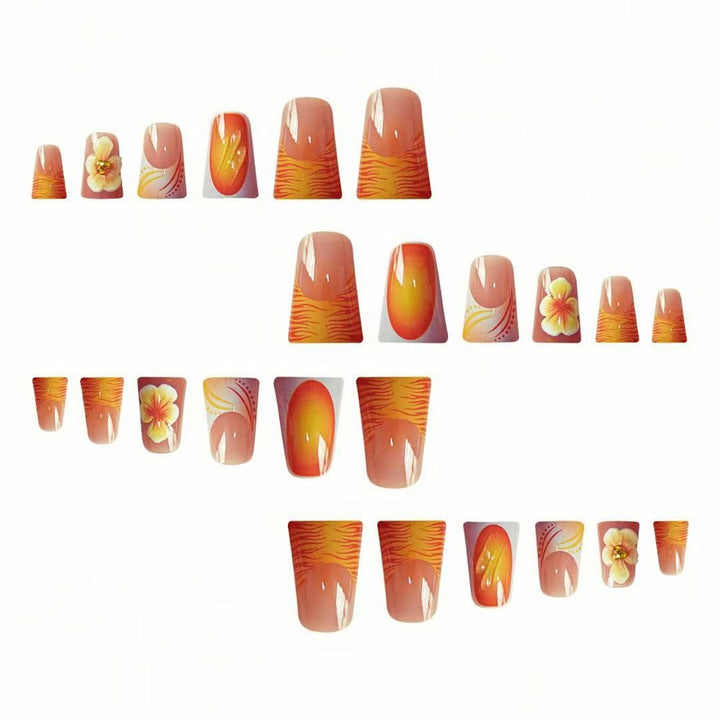Künstlerisches Florales Press-On Nageldesign Karnz