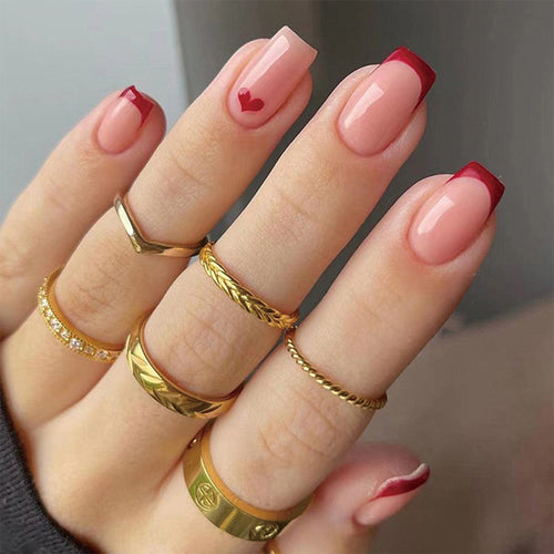 Elegante und verspielte Nageldesigns Karnz