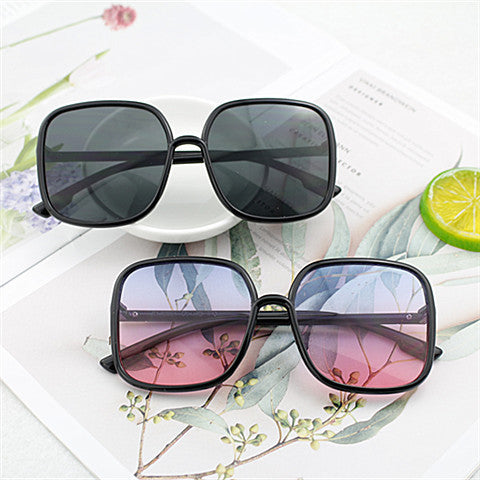 Damen quadratische Designerbrille mit modernem Muster Karnz
