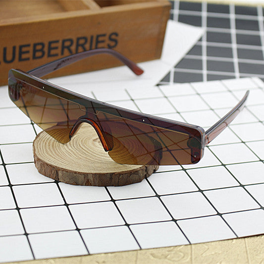 Damen Sportliche Oversized-Sonnenbrille Karnz