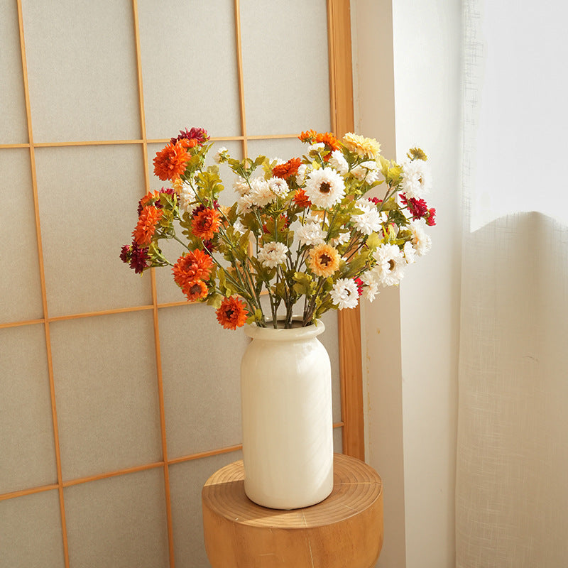 Dekorative Kunstblumen Karnz