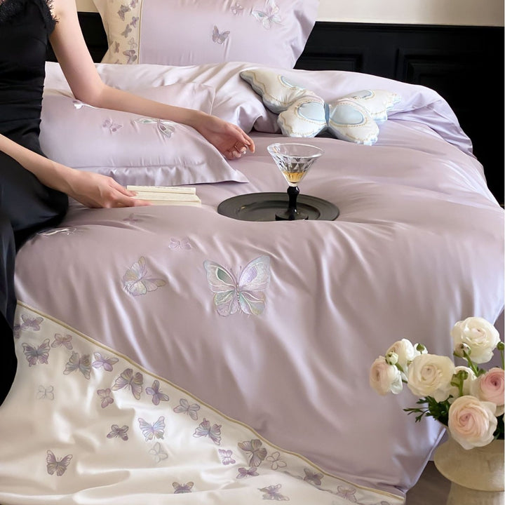Luxuriöses Satin-Stickerei Schmetterling Bettbezug Set mit gepipten Kissenbezügen