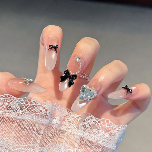 Dekorative Press-On Nagelkunst Verlängerungen Karnz