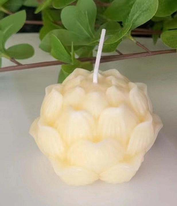 Handgefertigte skulpturale Petal Lotus Tischkerze
