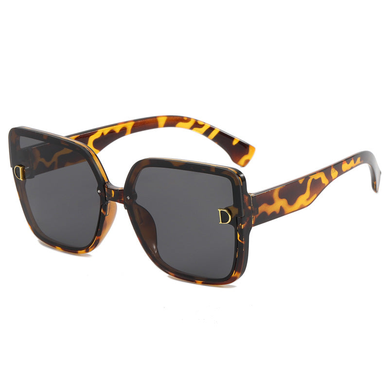 Damen modische quadratische Sonnenbrille im minimalistischen Design Karnz