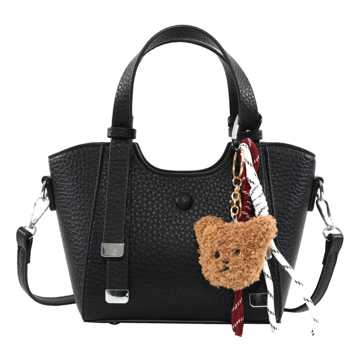 Texturierte Mini Tote-Handtasche mit charmantem Bären-Schlüsselanhänger