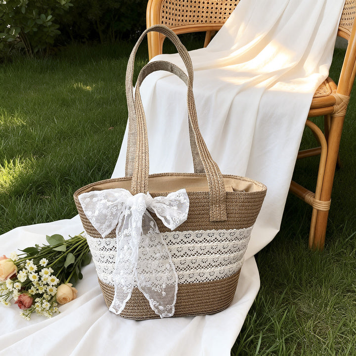 Elegante mit Spitze verziert Strohtasche