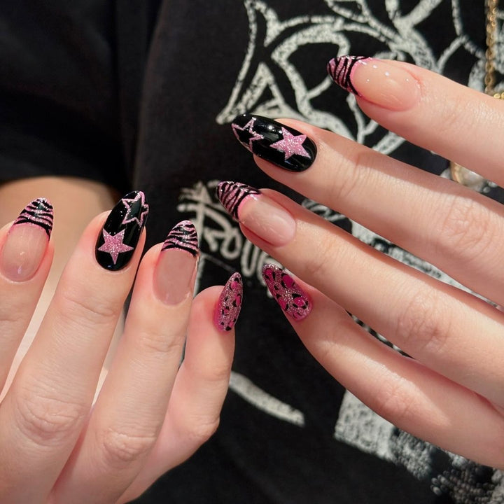 Glamouröse Gel-Nagelkunstverlängerungen Karnz