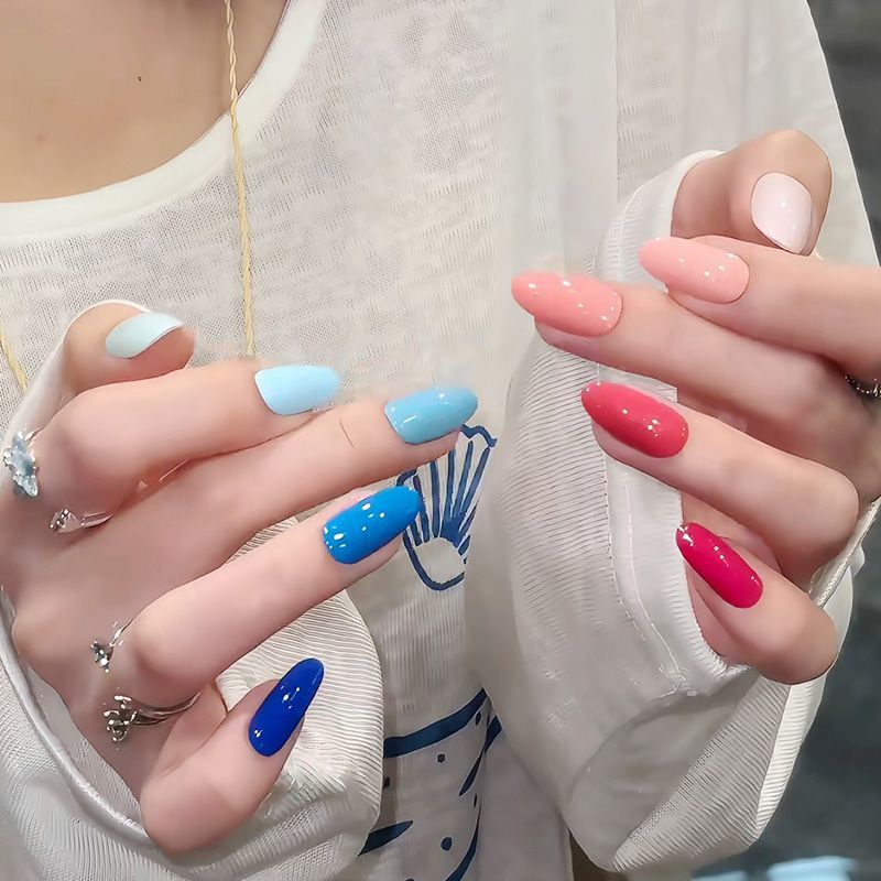 Künstlerische Themen Nageldesign Kollektion Karnz