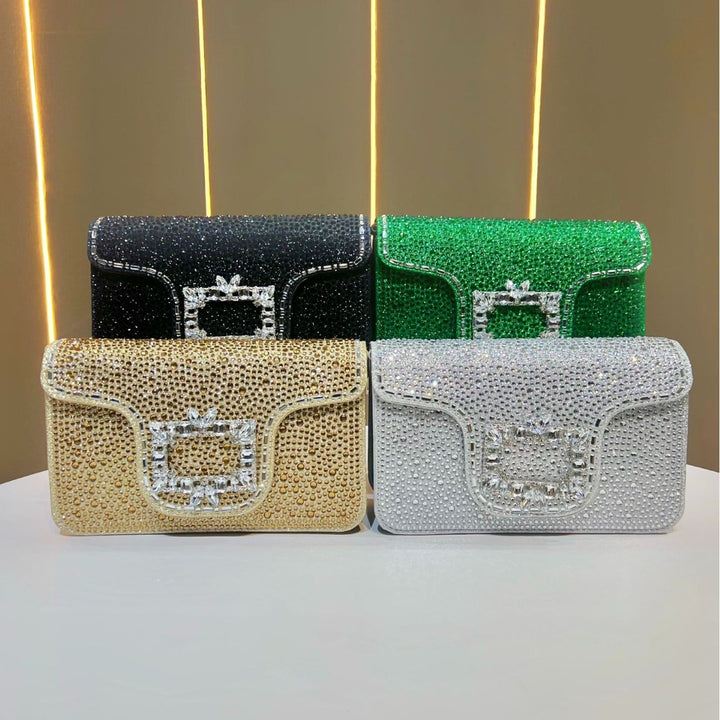 Glänzende, mit Kristallen verzierte Abend-Clutch