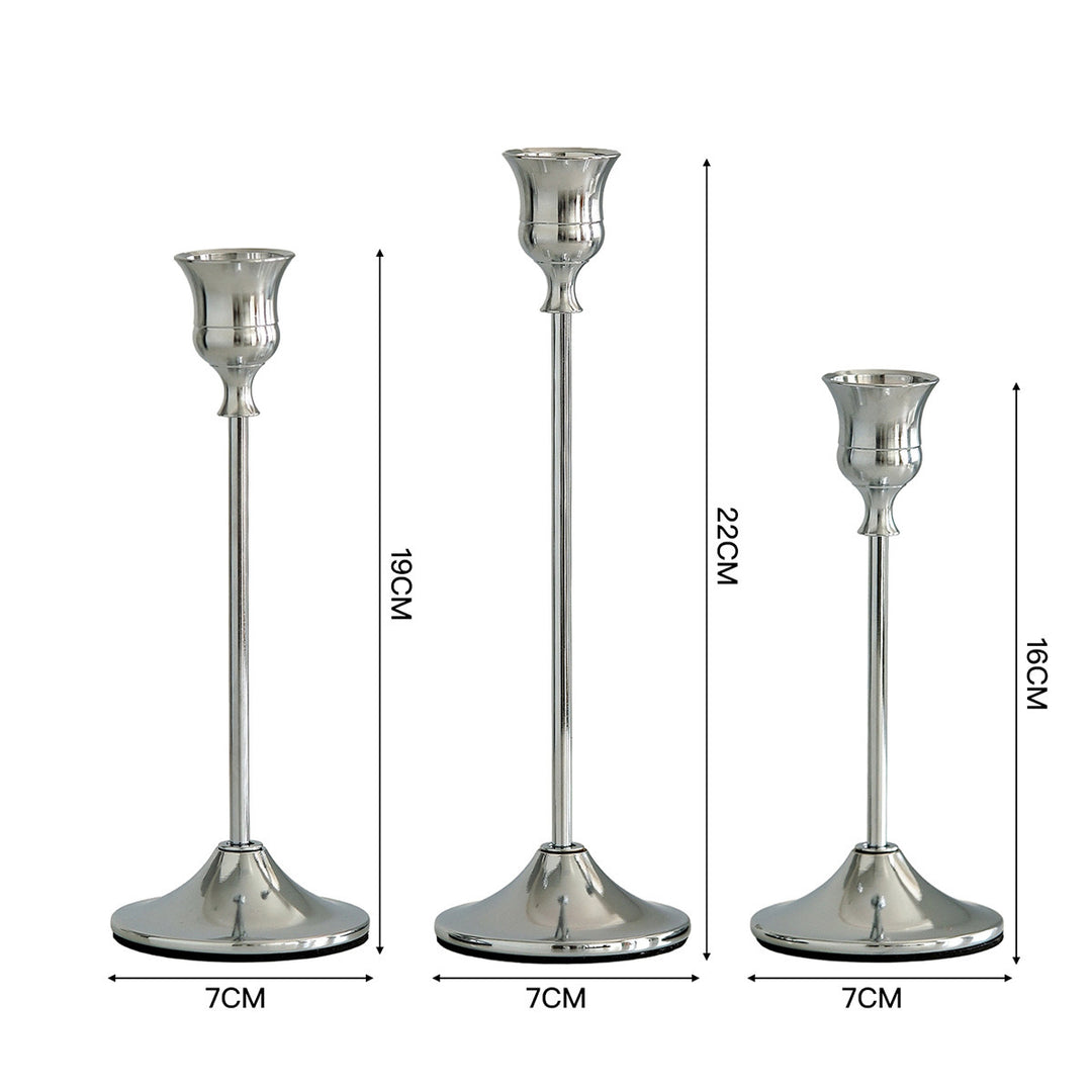 Elegante goldene Kerzenhalter Set