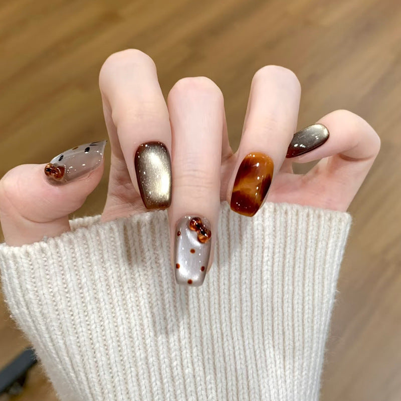 Künstlerisches glänzendes Press-On Nail Set mit Verzierungen Karnz