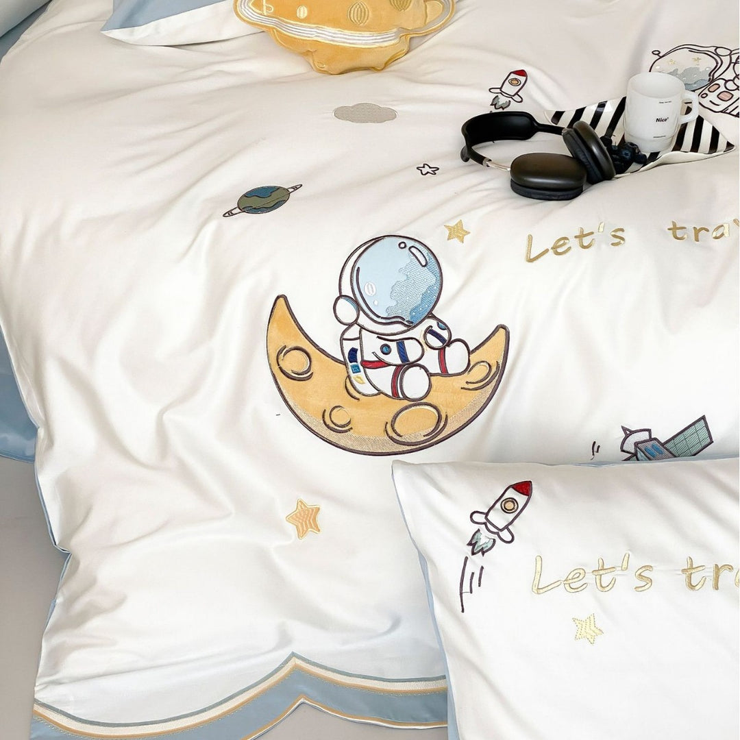 Kinderzimmer Raumfahrt-Themen besticktes Baumwollsatin Bettwäsche Set mit gewelltem Saum und Kissenbezügen