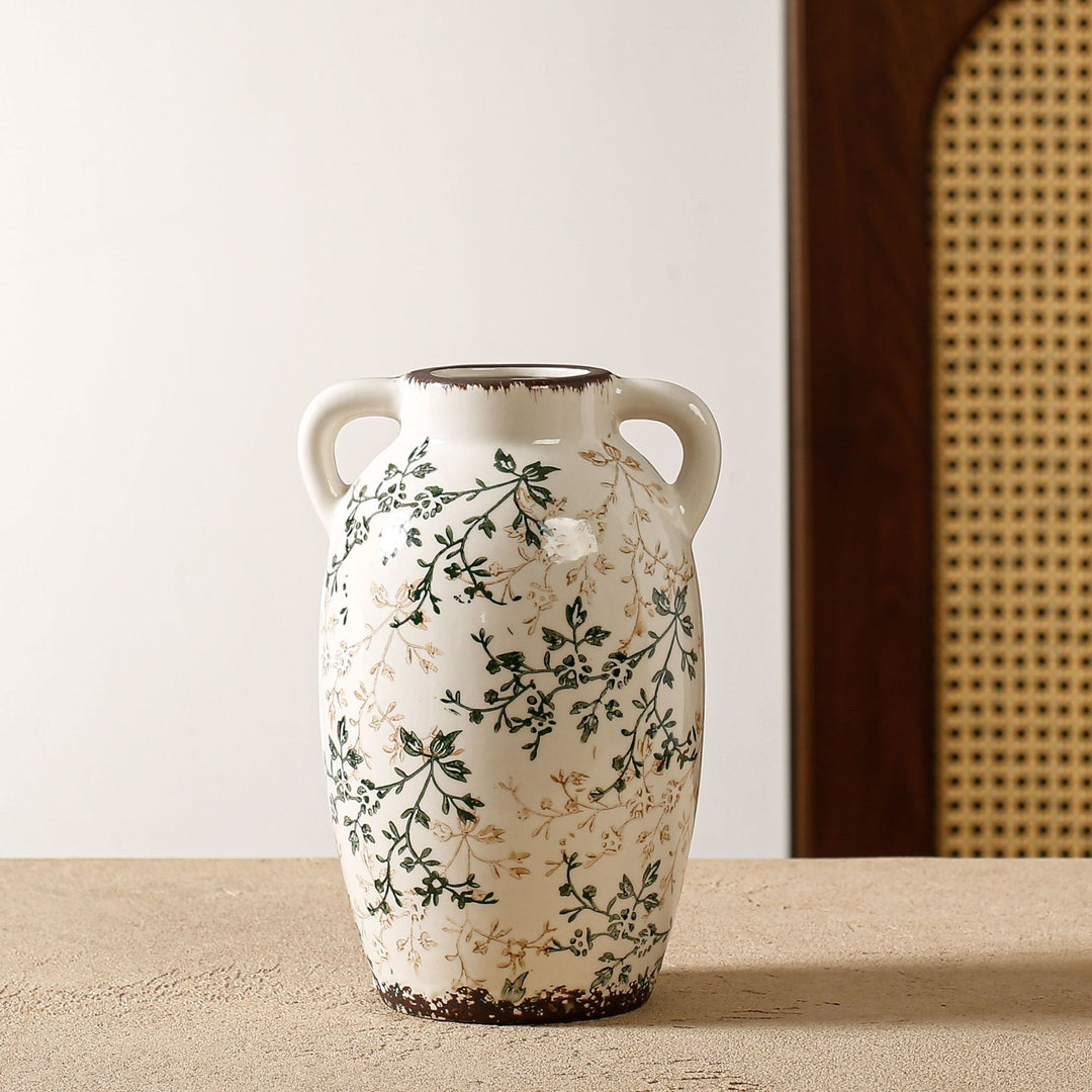 Elegante und kunstvoll verzierte Keramikvase Karnz