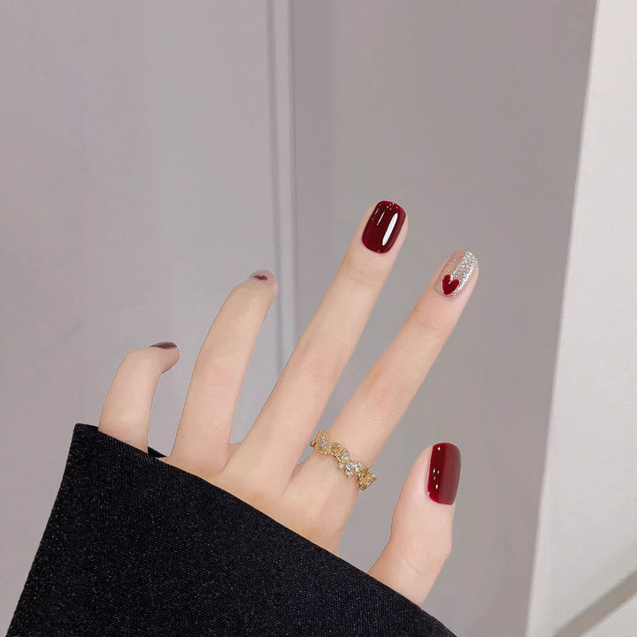 Künstlerisches Herz-Themen Press-On Nagelkunst Set